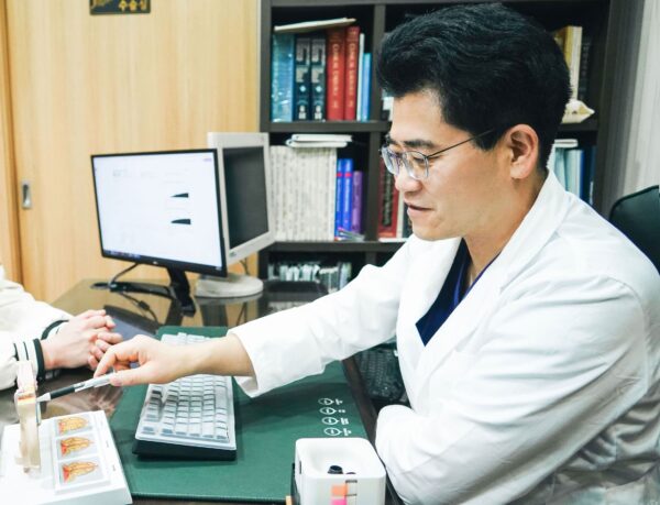 부천성병치료 상담하는 제니스비뇨기과 이상훈원장