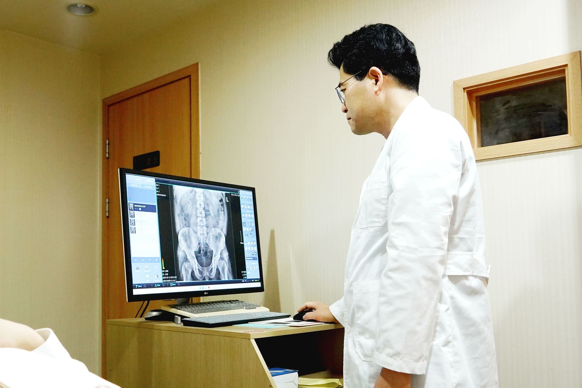 부천 상동역과민성방광은 제니스비뇨기과 이상훈원장